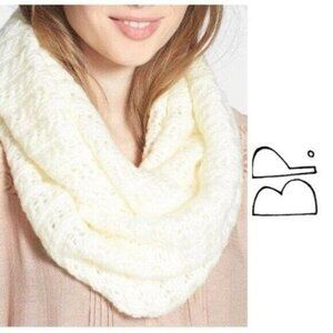 BP. Infinity Scarf NWT Cable Knit Cozy Soft Warm Cream‎ Off-White One Size